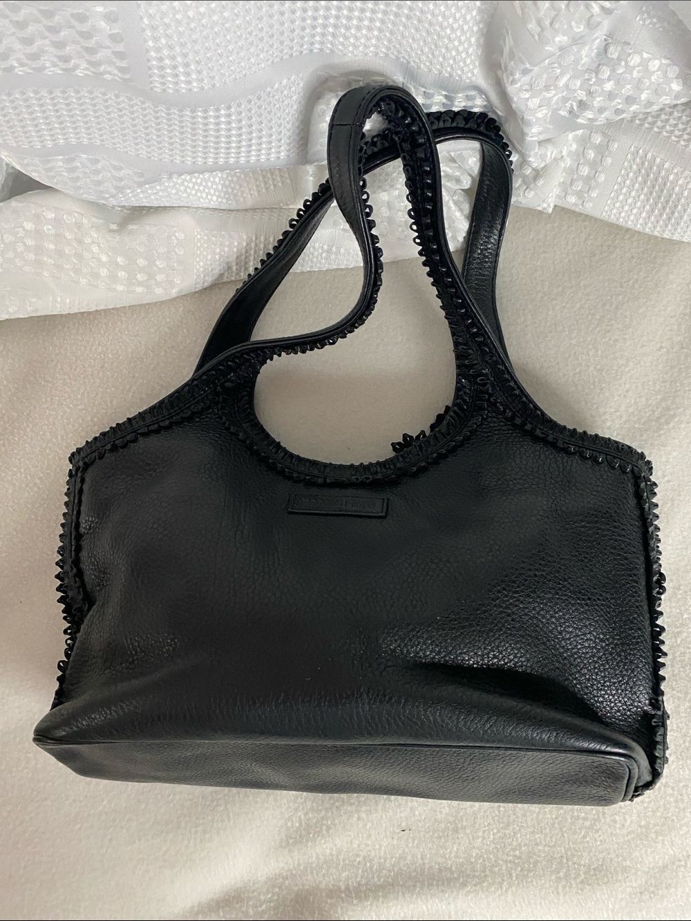 Isabella Fiore Black Pebbled Leather floral appliqué  Satchel Y2K Shoulder Bag - Picture 4 of 10